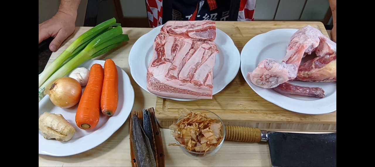 Ramen Japonês: Macarrão,Caldo de Sopa, Molho e Coberturas